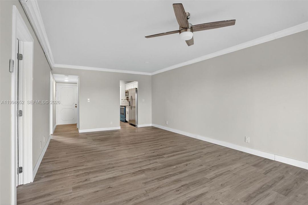 Active With Contract: $225,000 (2 beds, 1 baths, 800 Square Feet)