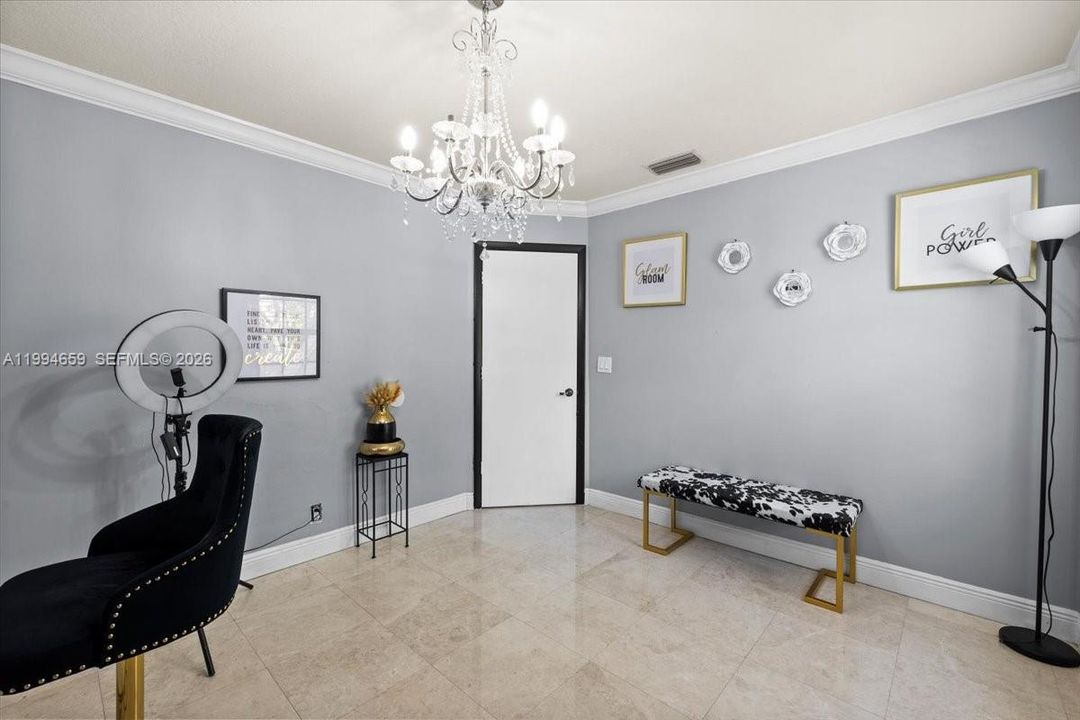 En Venta: $665,000 (4 camas, 3 baños, 1925 Pies cuadrados)