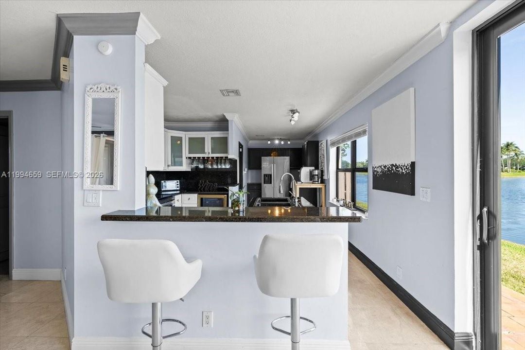 En Venta: $665,000 (4 camas, 3 baños, 1925 Pies cuadrados)