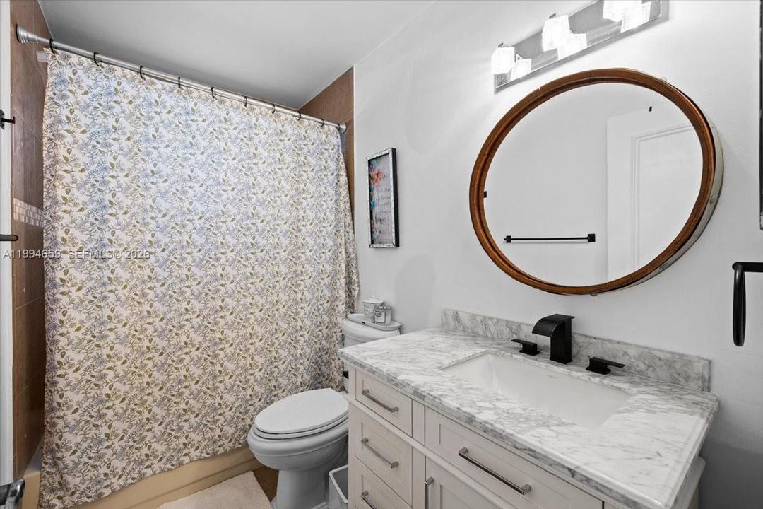 En Venta: $665,000 (4 camas, 3 baños, 1925 Pies cuadrados)