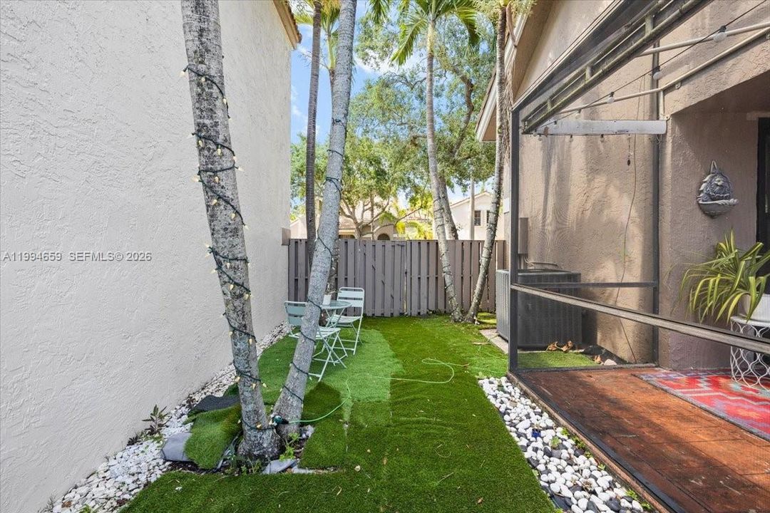 En Venta: $665,000 (4 camas, 3 baños, 1925 Pies cuadrados)