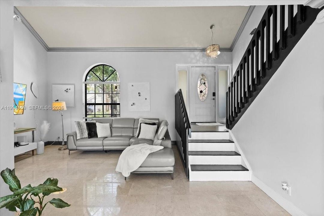 En Venta: $665,000 (4 camas, 3 baños, 1925 Pies cuadrados)