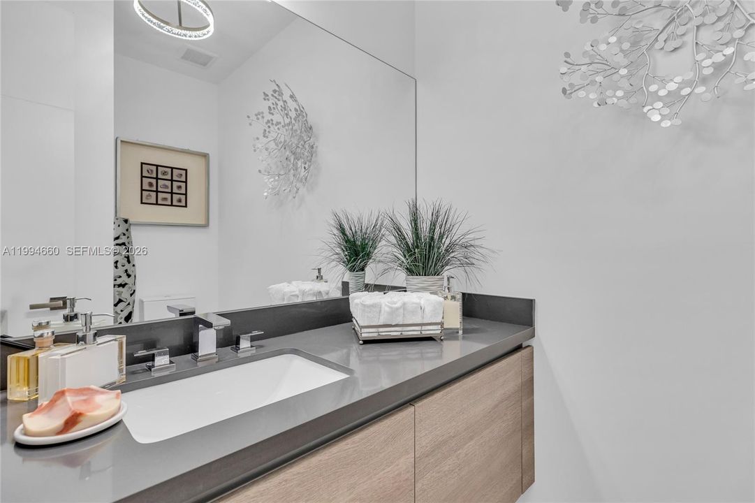 En Venta: $2,900,000 (5 camas, 5 baños, 3810 Pies cuadrados)