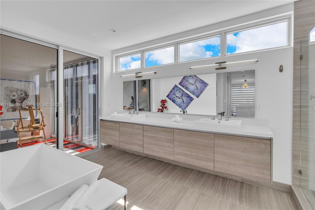En Venta: $2,900,000 (5 camas, 5 baños, 3810 Pies cuadrados)