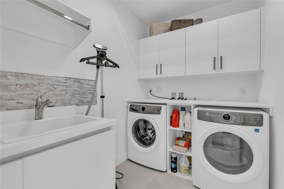 En Venta: $2,900,000 (5 camas, 5 baños, 3810 Pies cuadrados)