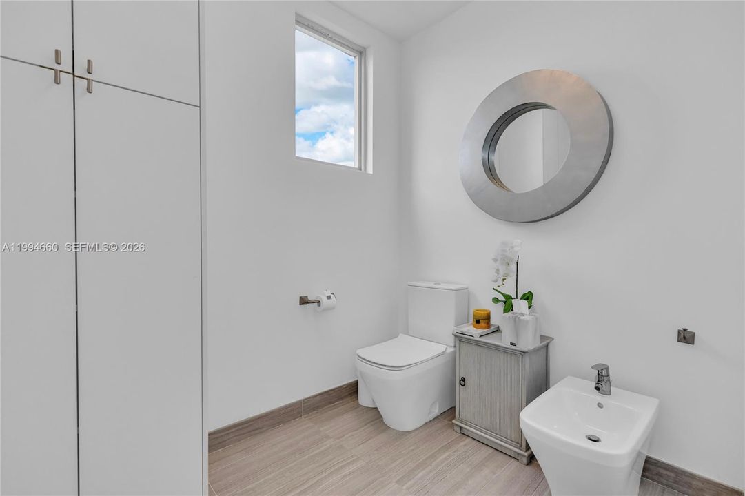 En Venta: $2,900,000 (5 camas, 5 baños, 3810 Pies cuadrados)