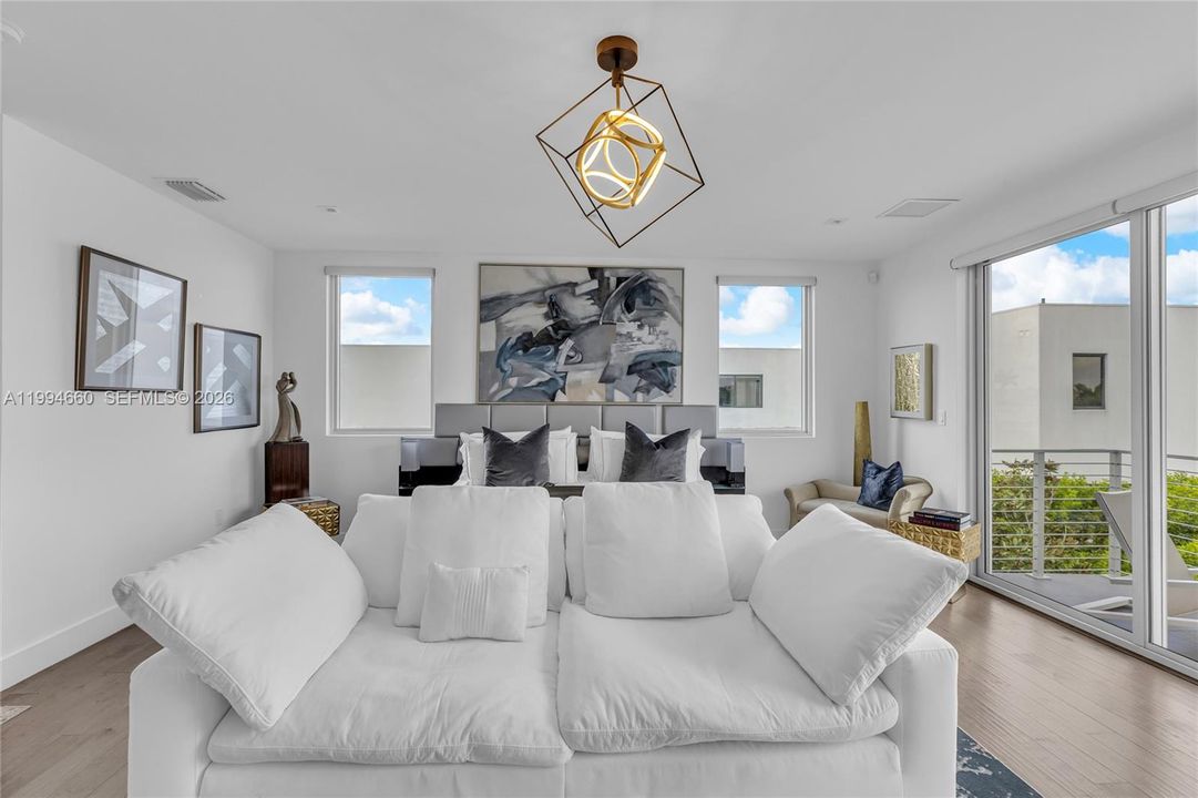 En Venta: $2,900,000 (5 camas, 5 baños, 3810 Pies cuadrados)