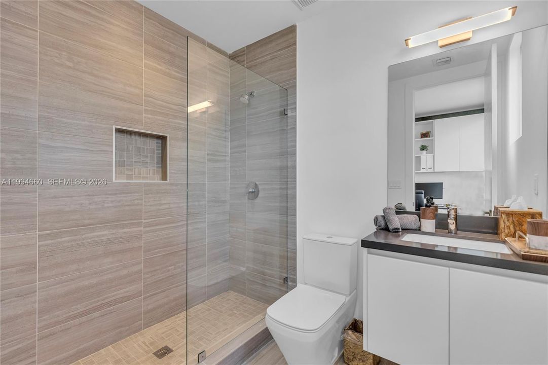 En Venta: $2,900,000 (5 camas, 5 baños, 3810 Pies cuadrados)
