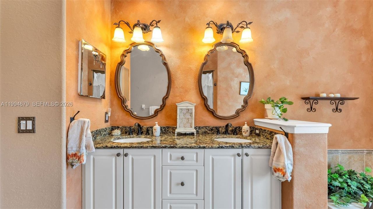 For Sale: $720,000 (4 beds, 4 baths, 2961 Square Feet)