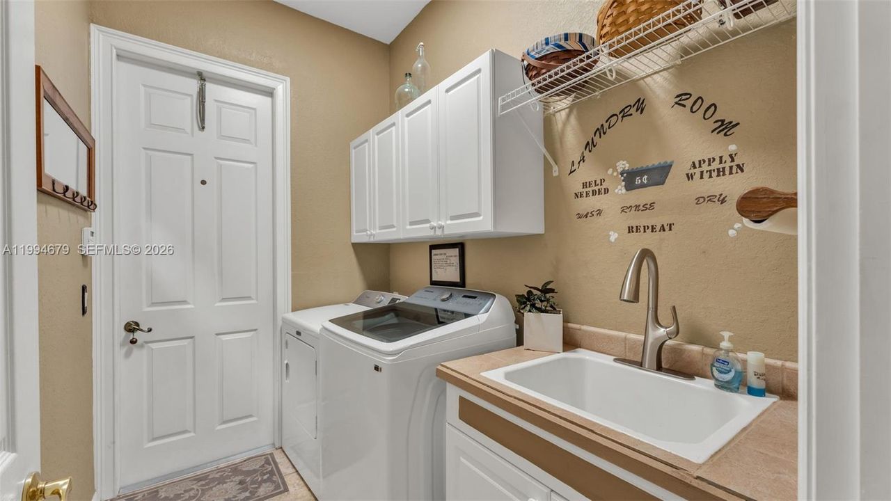 For Sale: $720,000 (4 beds, 4 baths, 2961 Square Feet)