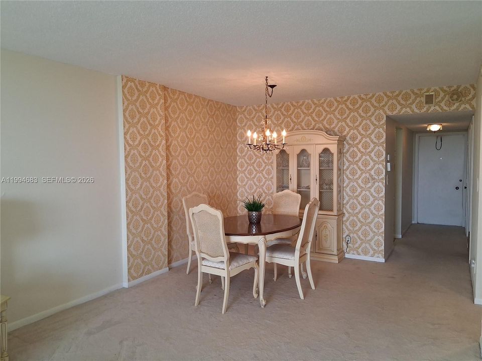 For Sale: $169,000 (2 beds, 2 baths, 1056 Square Feet)