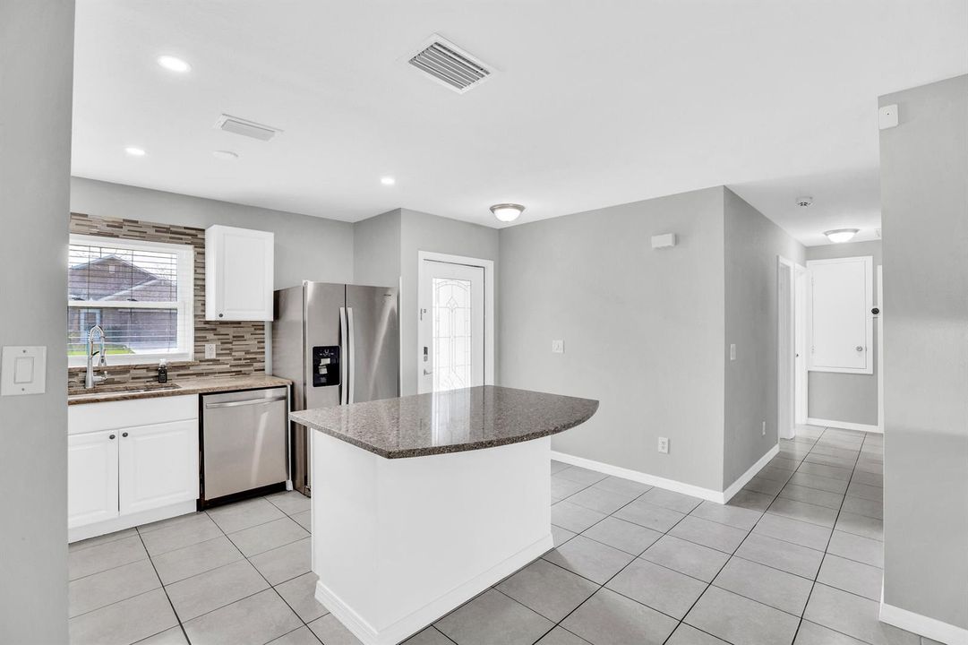 2255 15th Ave Sw (15)