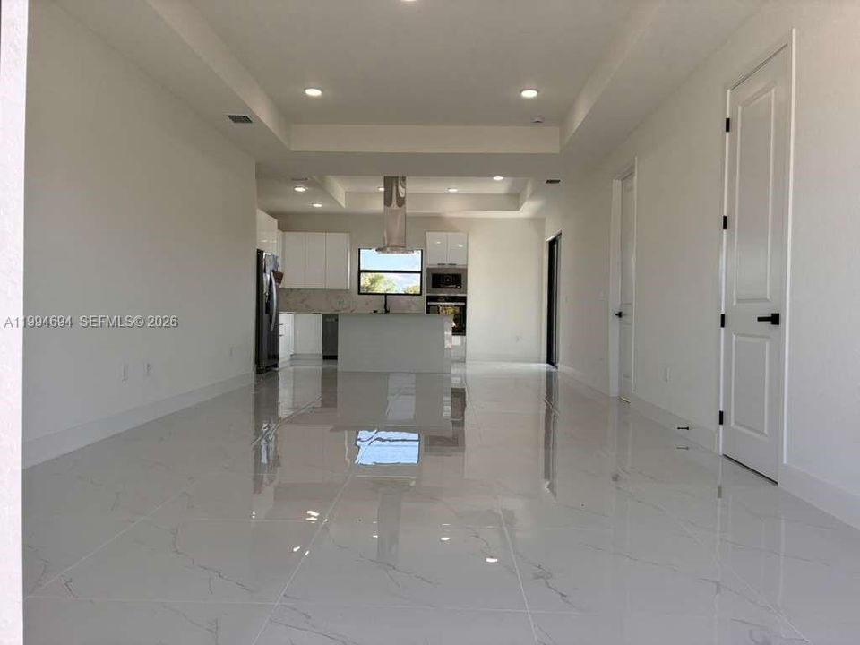 For Sale: $349,900 (3 beds, 2 baths, 1571 Square Feet)