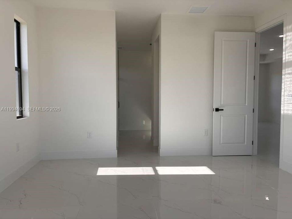 For Sale: $349,900 (3 beds, 2 baths, 1571 Square Feet)
