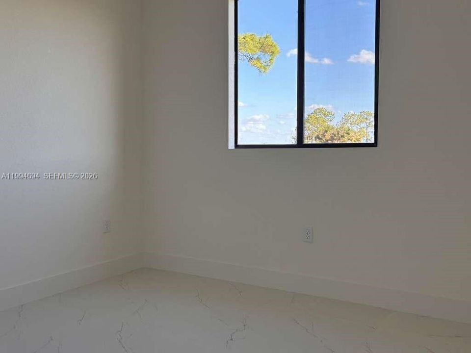 For Sale: $349,900 (3 beds, 2 baths, 1571 Square Feet)