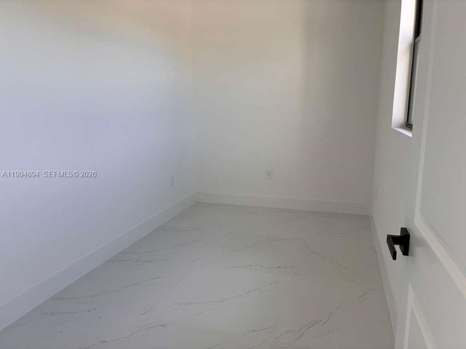For Sale: $349,900 (3 beds, 2 baths, 1571 Square Feet)