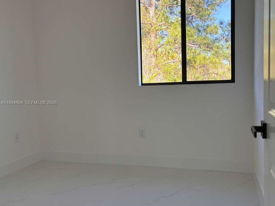 For Sale: $349,900 (3 beds, 2 baths, 1571 Square Feet)