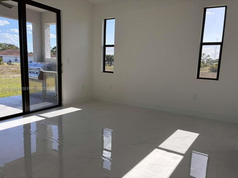 For Sale: $349,900 (3 beds, 2 baths, 1571 Square Feet)