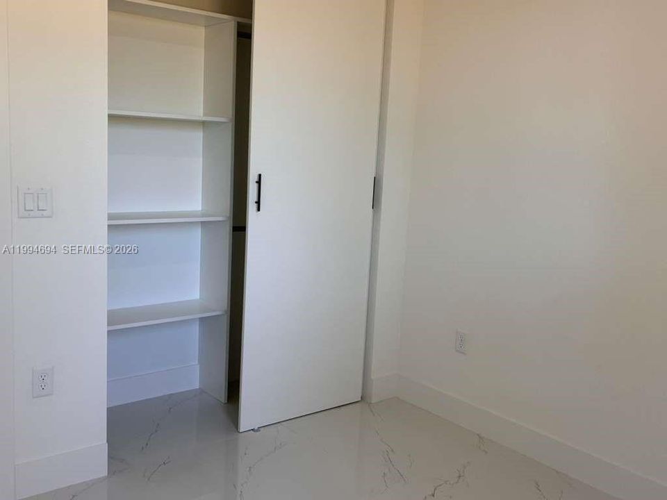 For Sale: $349,900 (3 beds, 2 baths, 1571 Square Feet)
