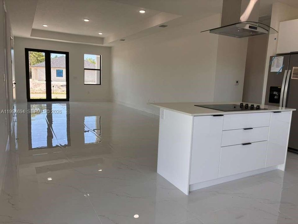 For Sale: $349,900 (3 beds, 2 baths, 1571 Square Feet)