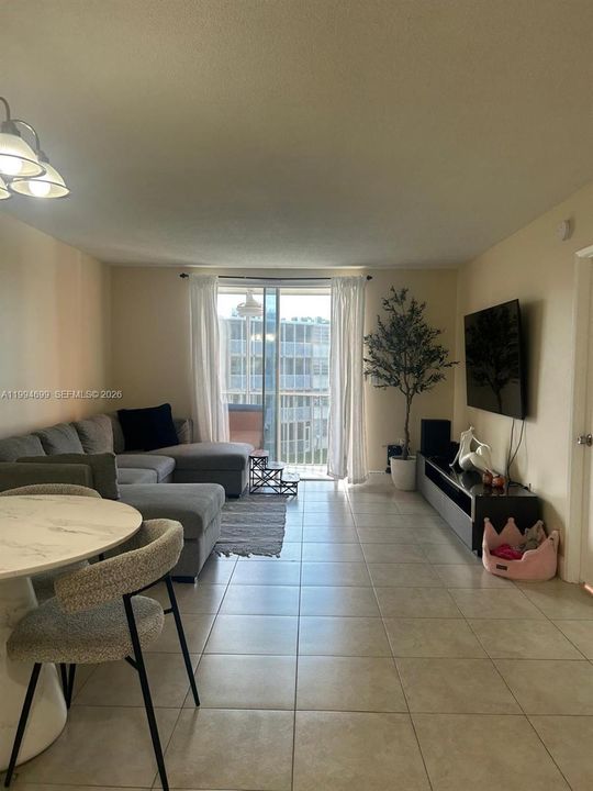 Activo con contrato: $124,900 (1 camas, 1 baños, 686 Pies cuadrados)