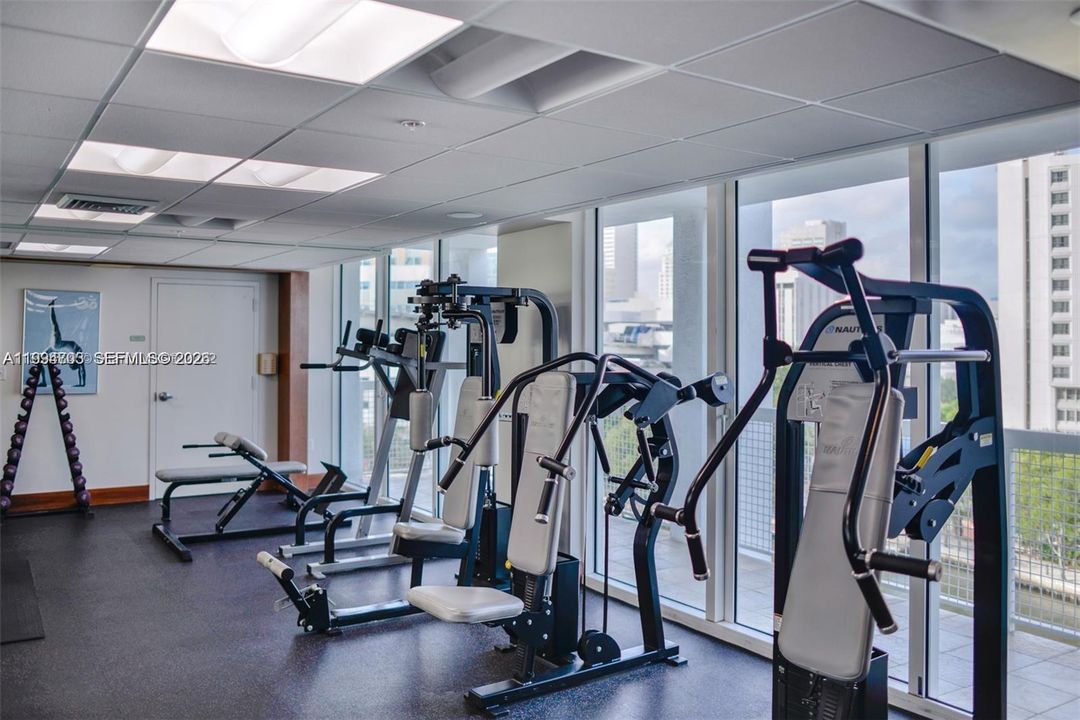 For Sale: $460,000 (1 beds, 1 baths, 1056 Square Feet)