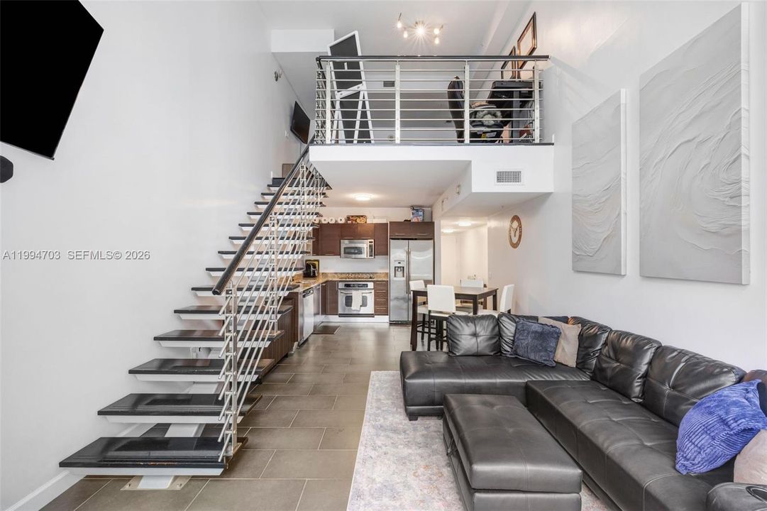 For Sale: $460,000 (1 beds, 1 baths, 1056 Square Feet)