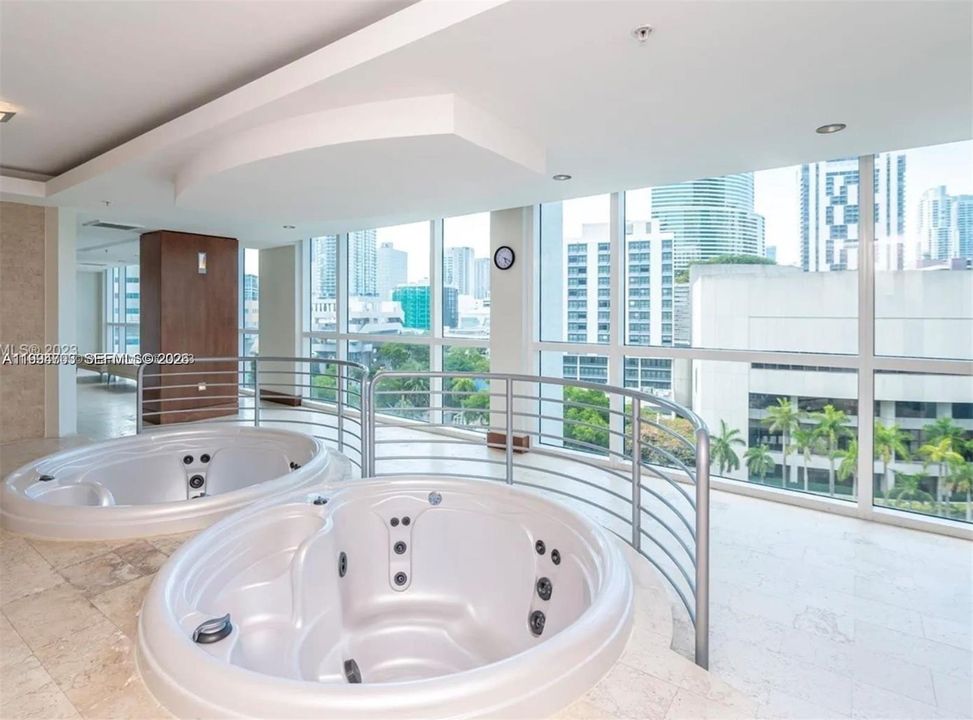 For Sale: $460,000 (1 beds, 1 baths, 1056 Square Feet)