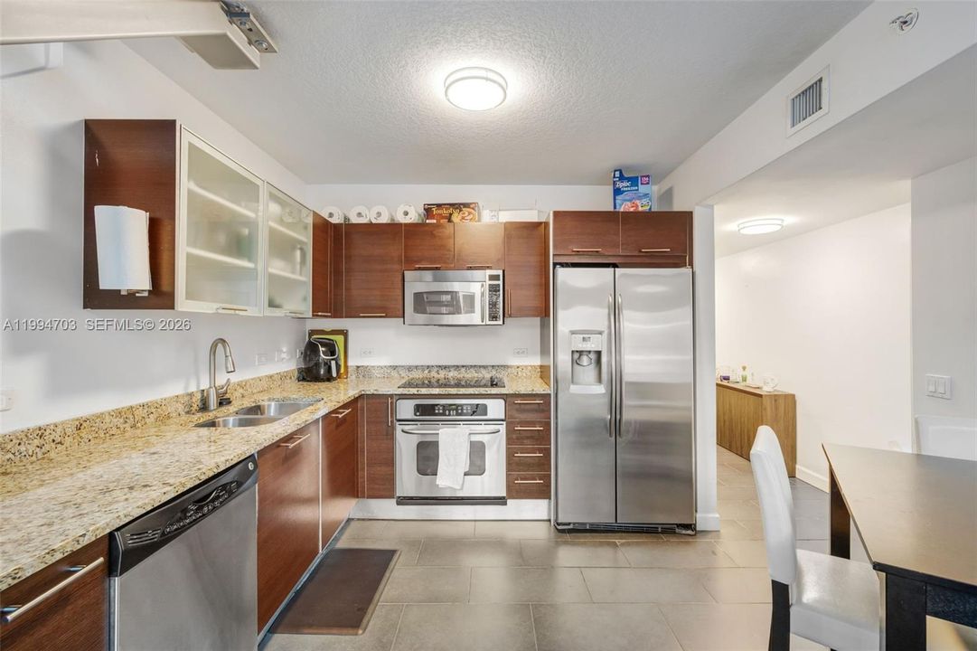 For Sale: $460,000 (1 beds, 1 baths, 1056 Square Feet)
