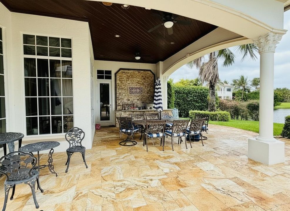 Outdoor Grill / Dining Area