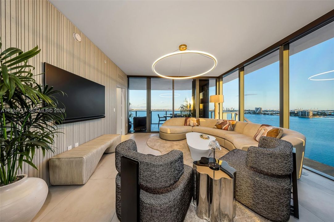 В аренду: $25,000 (4 спален, 5 ванн, 2584 Квадратных фут)