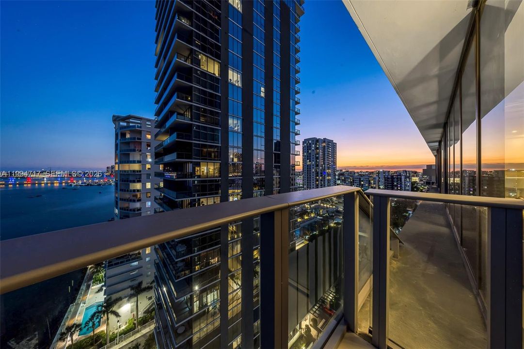 В аренду: $25,000 (4 спален, 5 ванн, 2584 Квадратных фут)