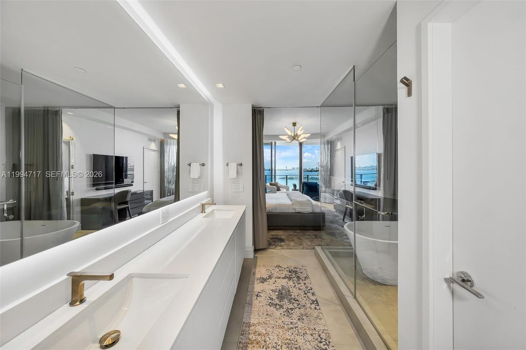 В аренду: $25,000 (4 спален, 5 ванн, 2584 Квадратных фут)