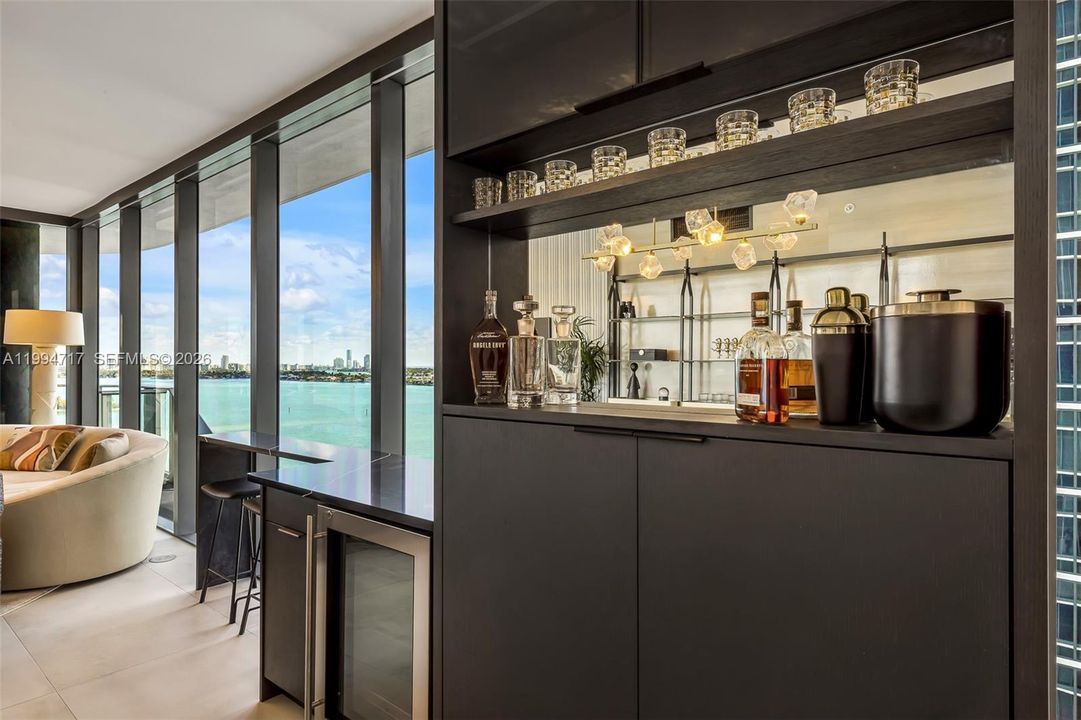 В аренду: $25,000 (4 спален, 5 ванн, 2584 Квадратных фут)