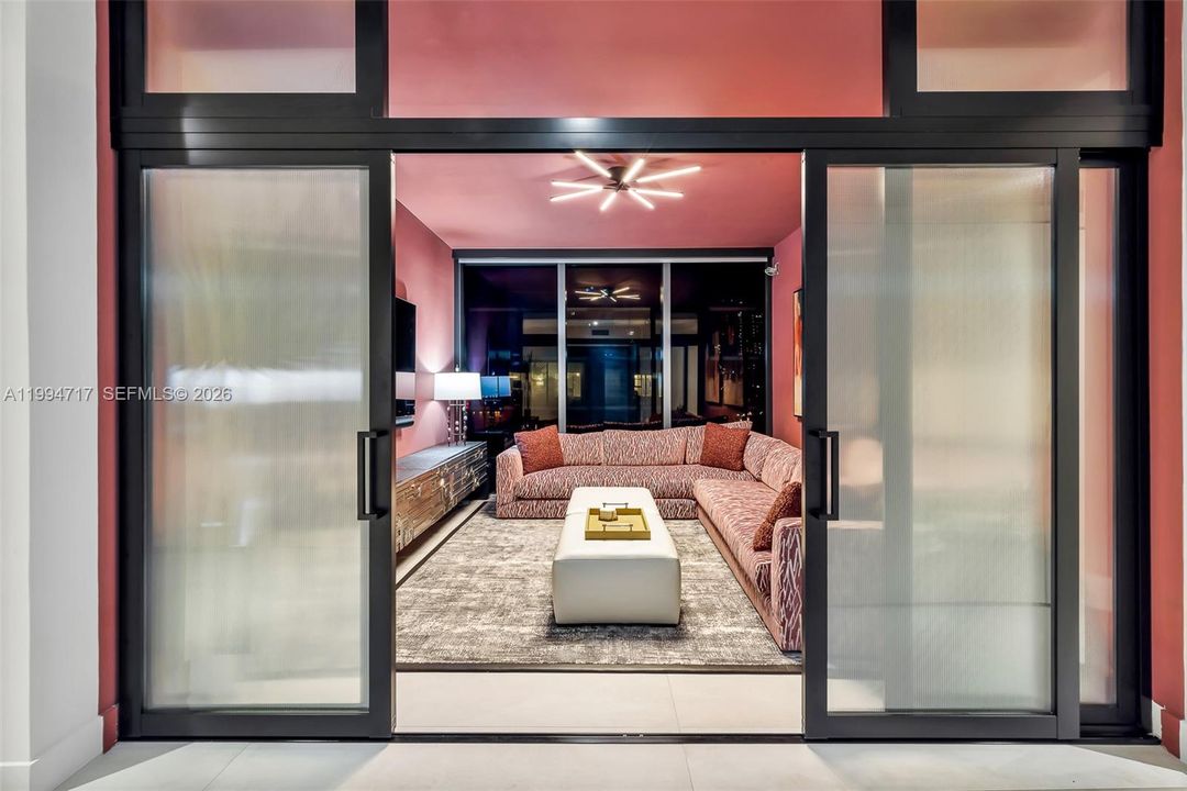 В аренду: $25,000 (4 спален, 5 ванн, 2584 Квадратных фут)