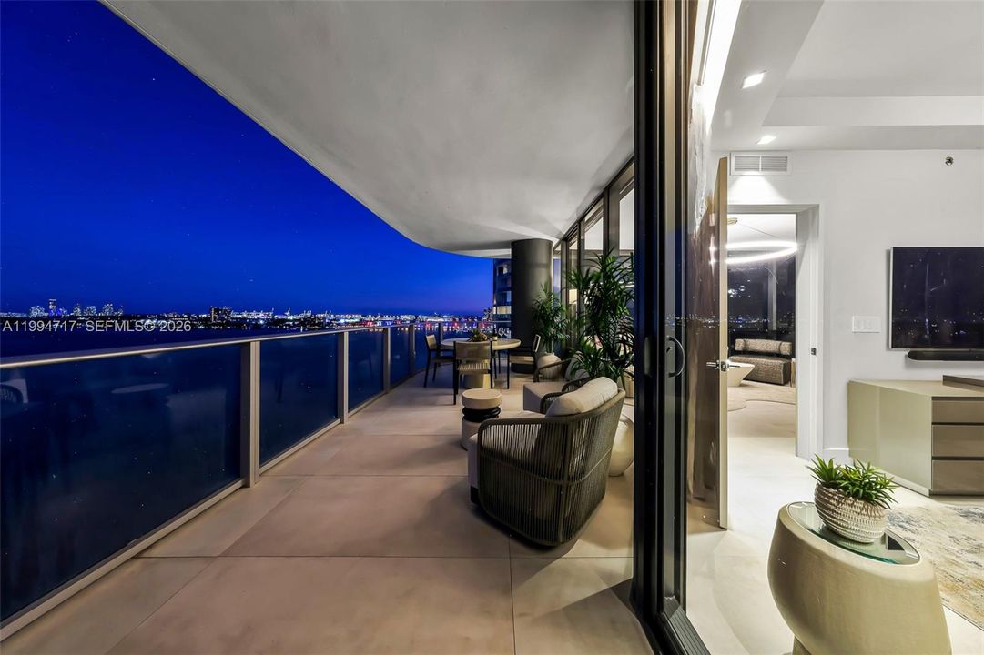 В аренду: $25,000 (4 спален, 5 ванн, 2584 Квадратных фут)