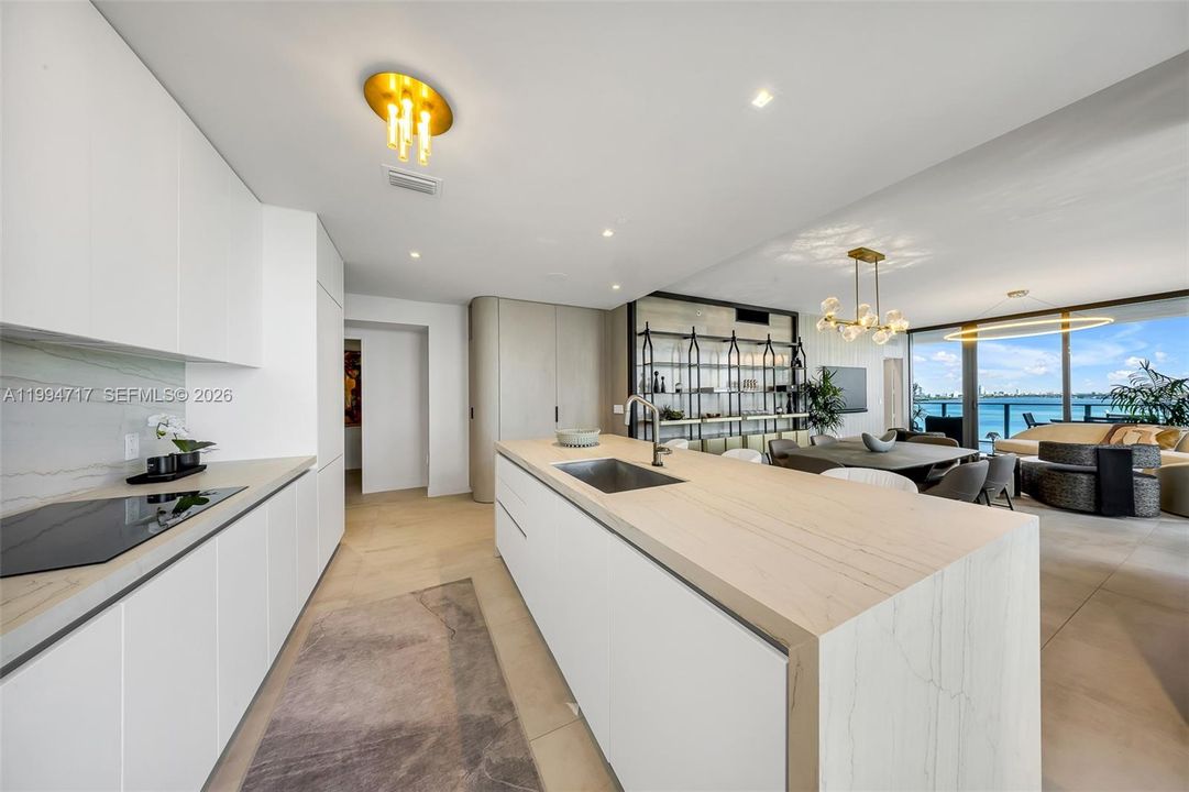 В аренду: $25,000 (4 спален, 5 ванн, 2584 Квадратных фут)