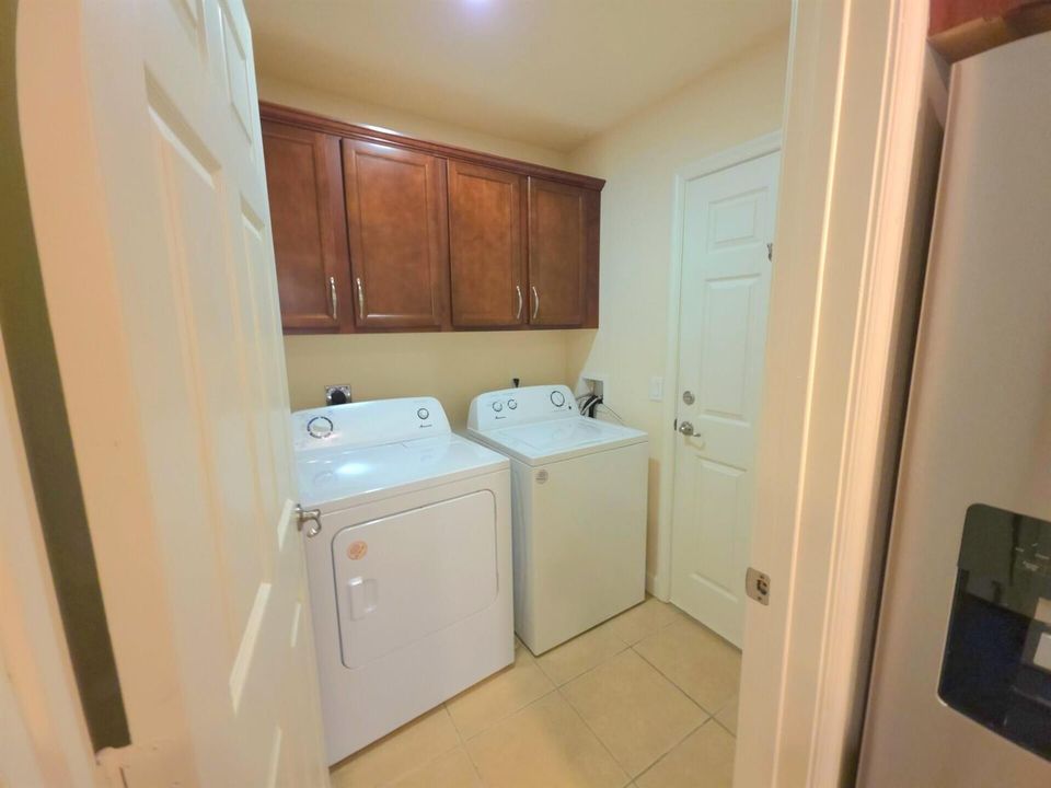 Laundry Rm