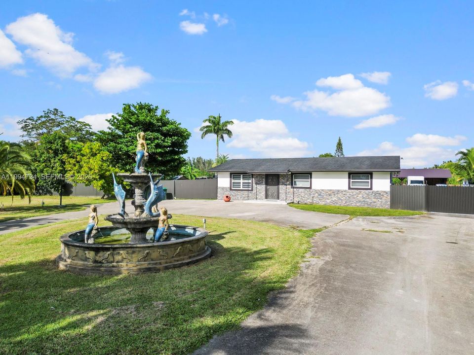 На продажу: $998,500 (6 спален, 3 ванн, 1845 Квадратных фут)
