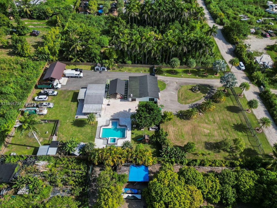 На продажу: $998,500 (6 спален, 3 ванн, 1845 Квадратных фут)