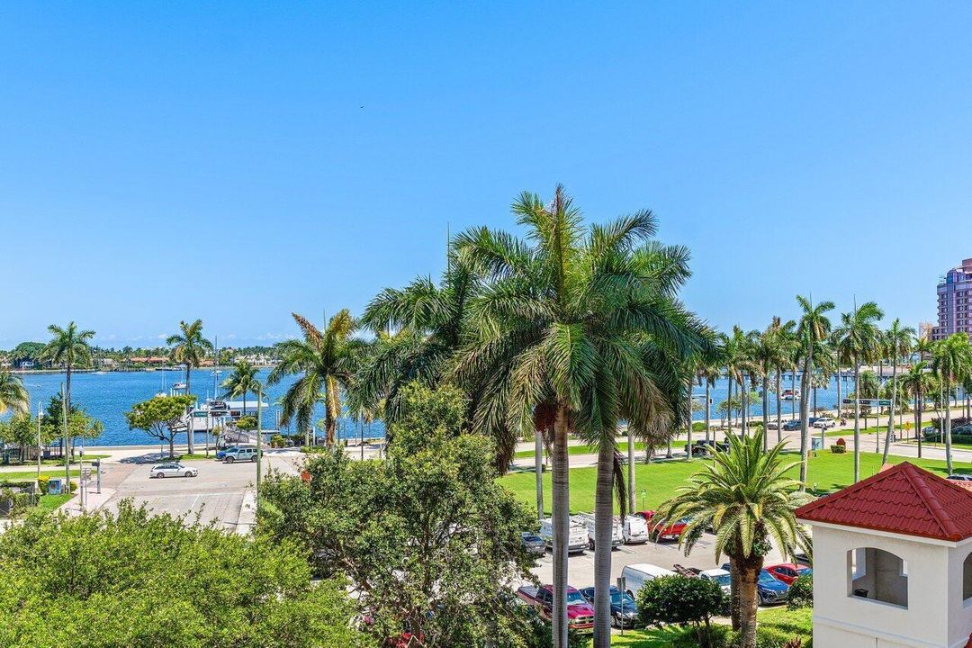 025-255EverniaStreet-306-WestPalmBeach-F