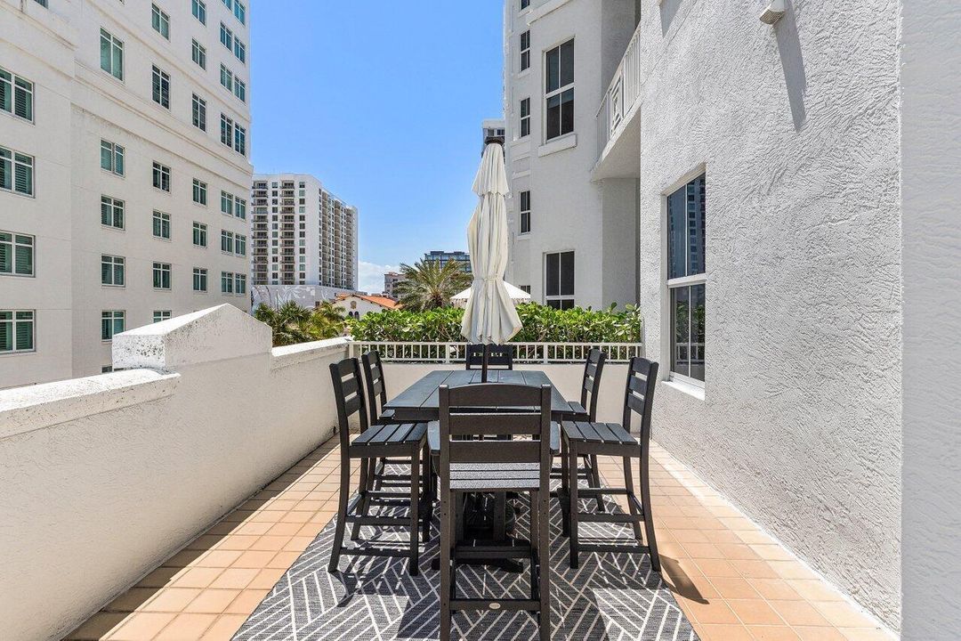 022-255EverniaStreet-306-WestPalmBeach-F