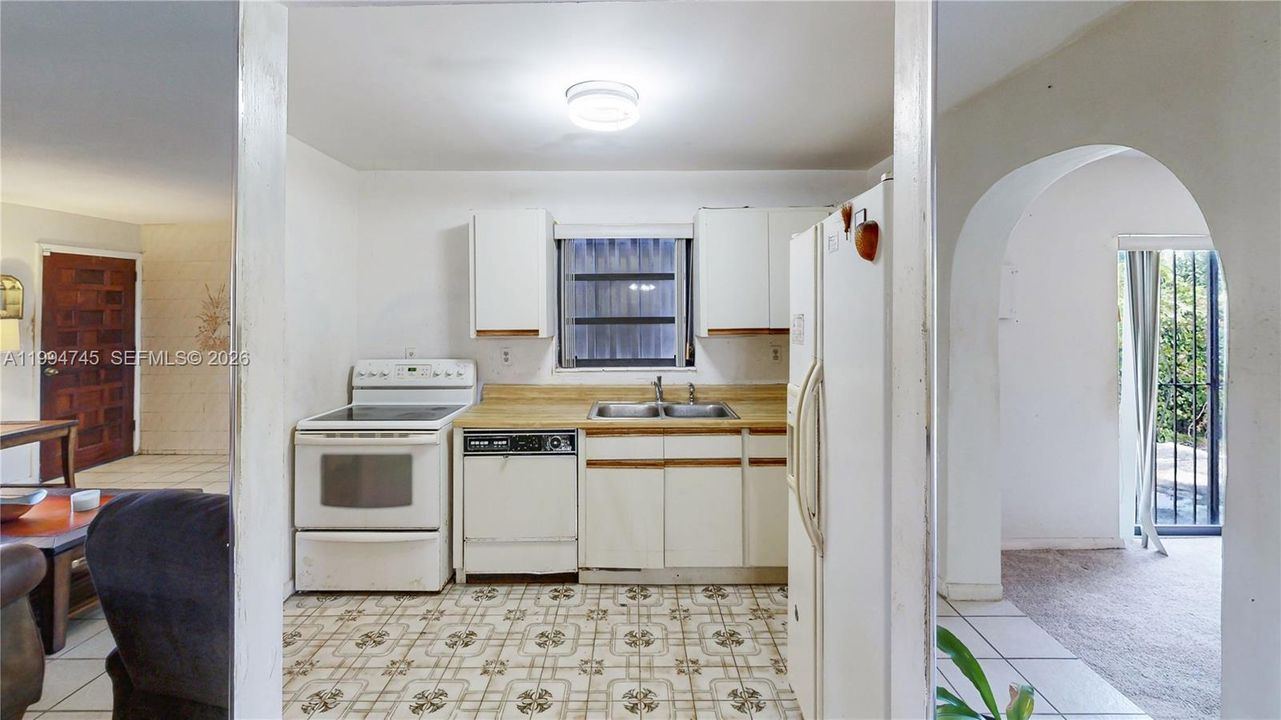 Под контрактом: $499,900 (3 спален, 2 ванн, 1825 Квадратных фут)