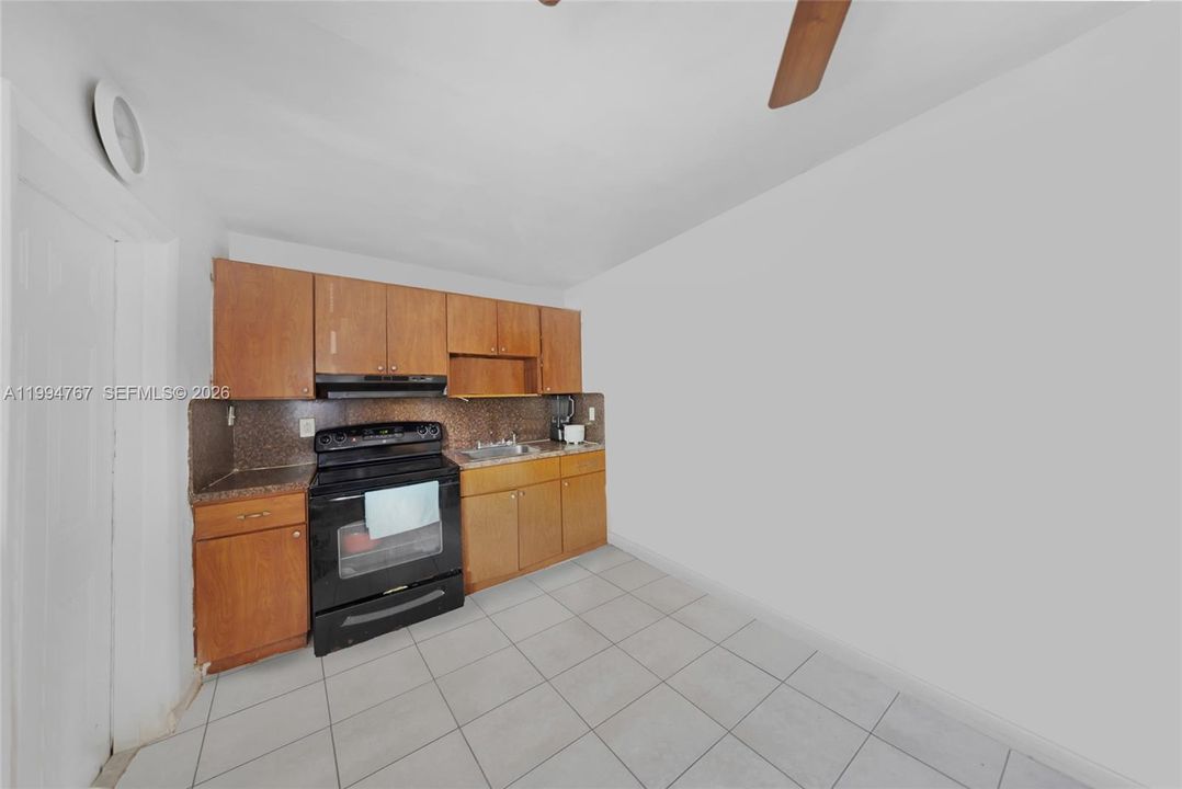 На продажу: $550,000 (0 спален, 0 ванн, 1926 Квадратных фут)