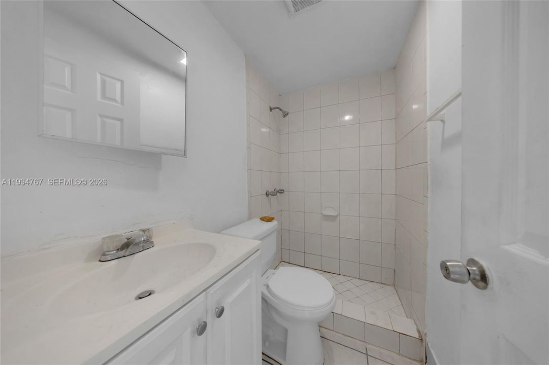 На продажу: $550,000 (0 спален, 0 ванн, 1926 Квадратных фут)