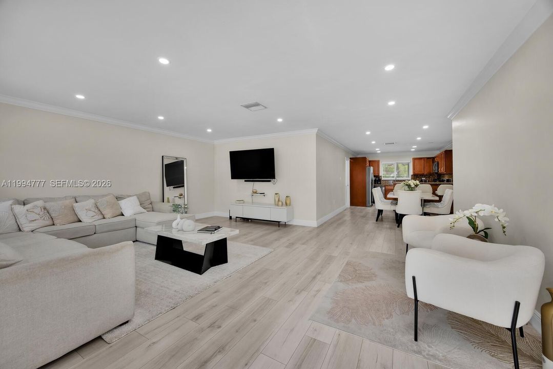 For Rent: $4,300 (3 beds, 2 baths, 1526 Square Feet)