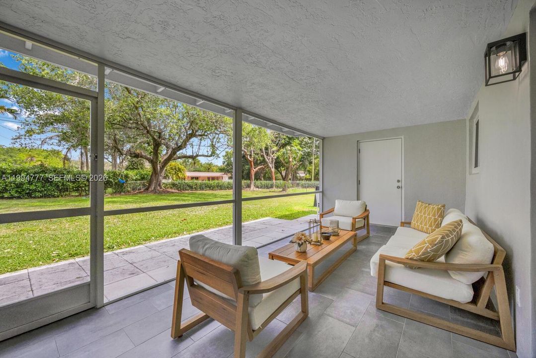 For Rent: $4,300 (3 beds, 2 baths, 1526 Square Feet)