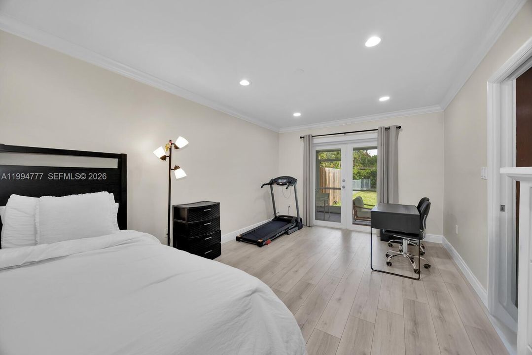 For Rent: $4,300 (3 beds, 2 baths, 1526 Square Feet)