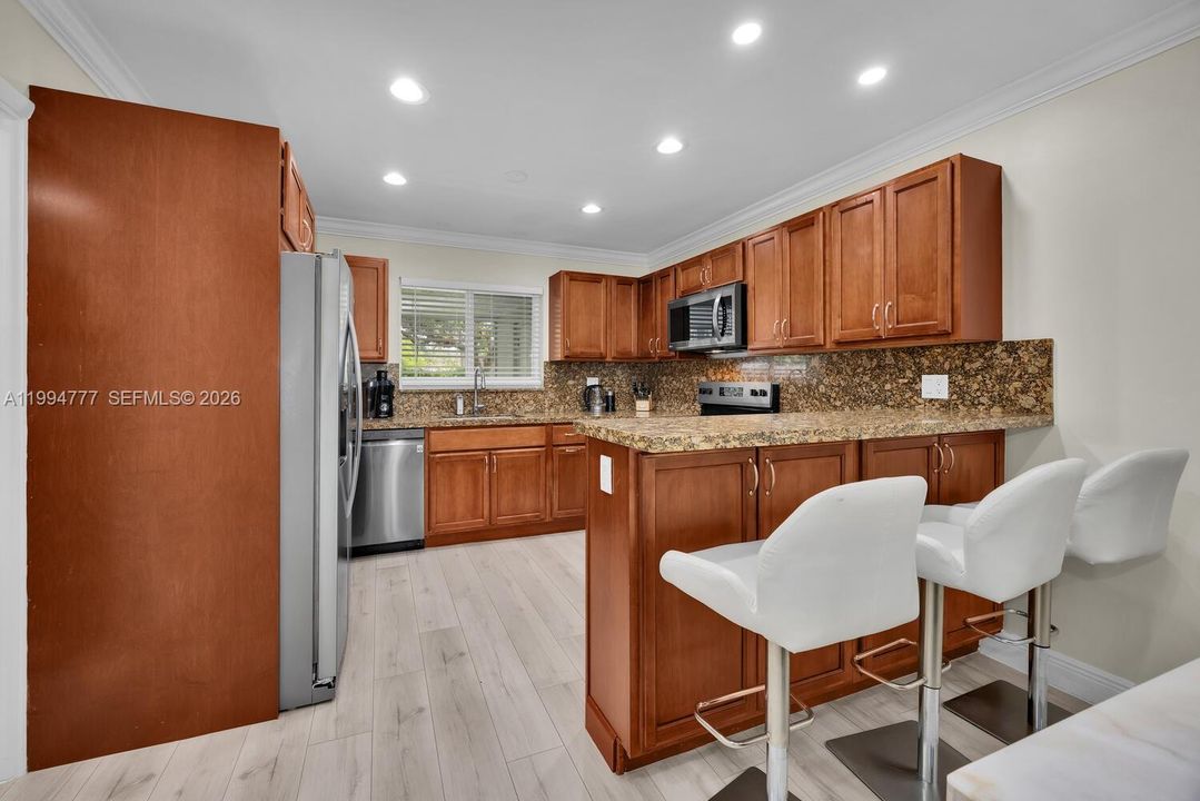 For Rent: $4,300 (3 beds, 2 baths, 1526 Square Feet)