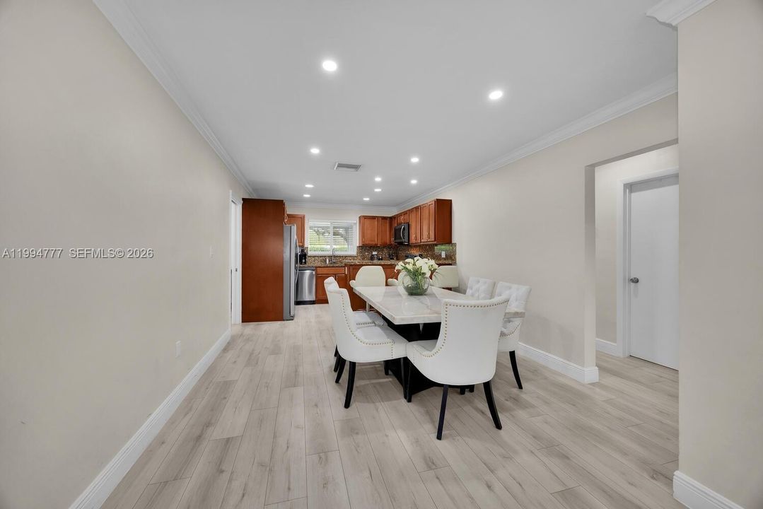 For Rent: $4,300 (3 beds, 2 baths, 1526 Square Feet)